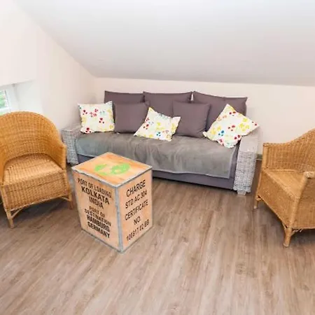 2 Holthusen 25516 Appartamento *